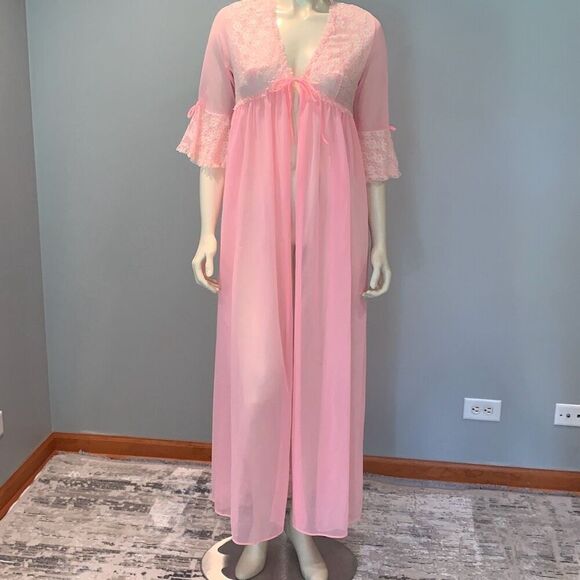 Vintage ILGWU MCM Pink Chiffon Peignoir Lace Robe Size Small